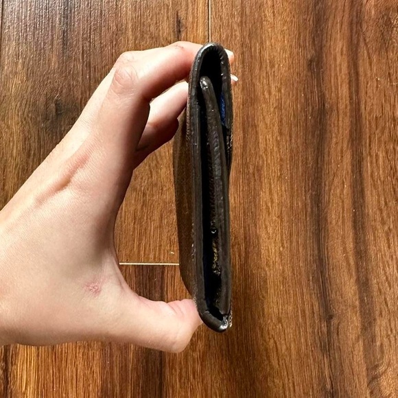 Louis Vuitton Monogram Josephine Wallet Blue Interior - Picture 8 of 8